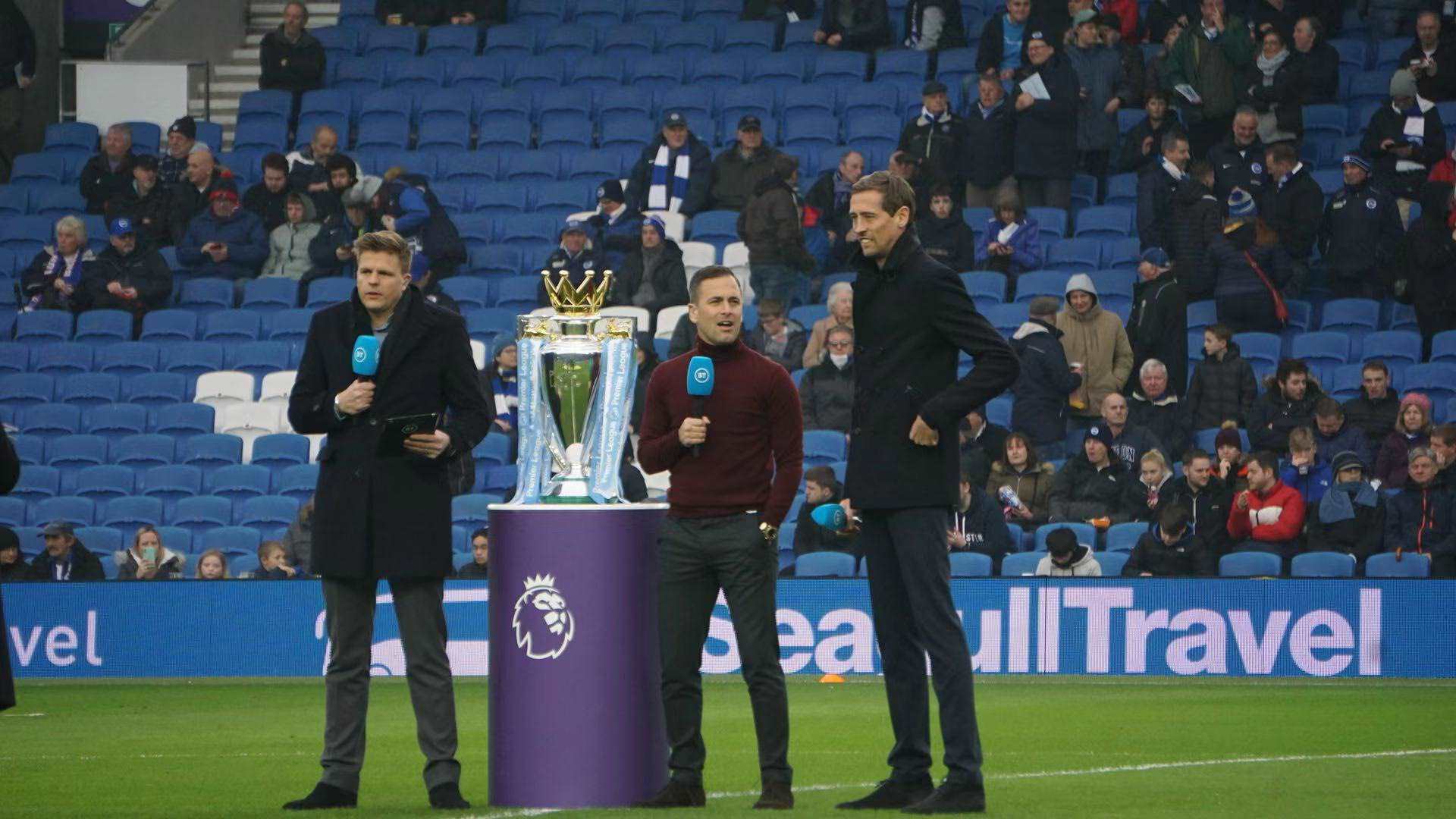 的背后都可 的背后都可